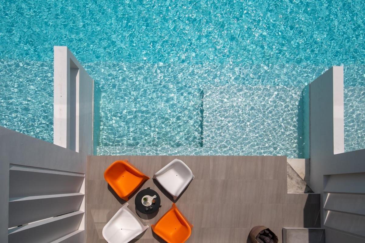 Pool Access Large Townhouse Villa *