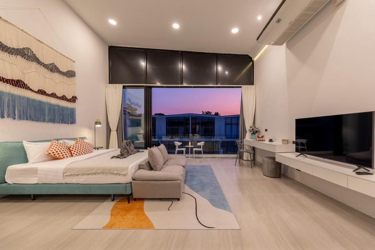 Villa Pool Access Large Townhouse *