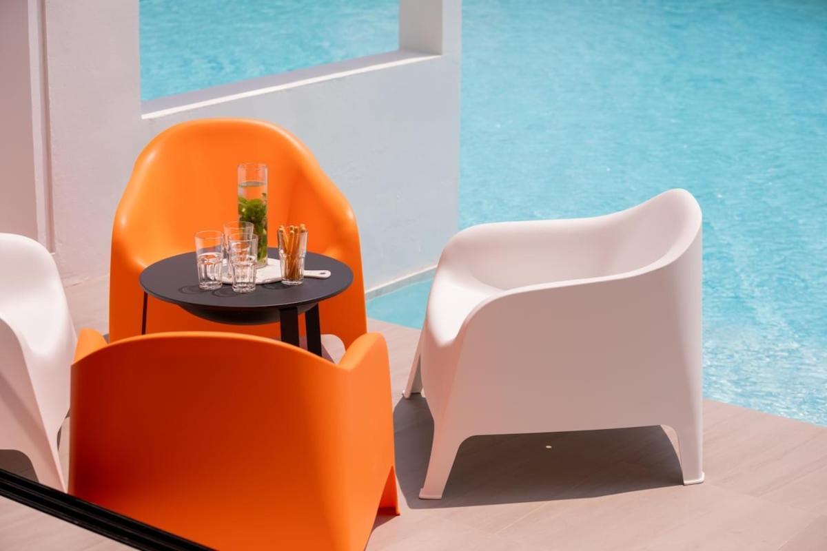 Pool Access Large Townhouse Villa